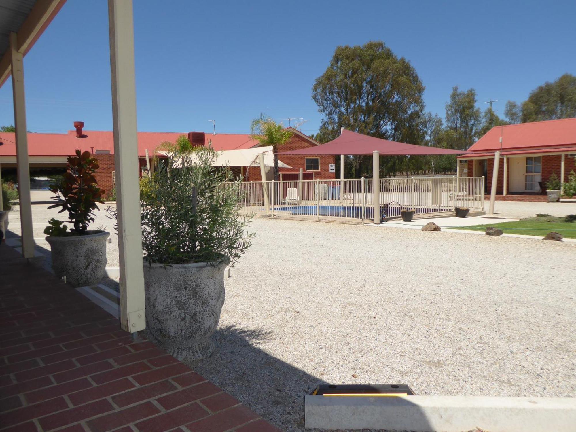 The Lydoun Motel Chiltern Exteriör bild